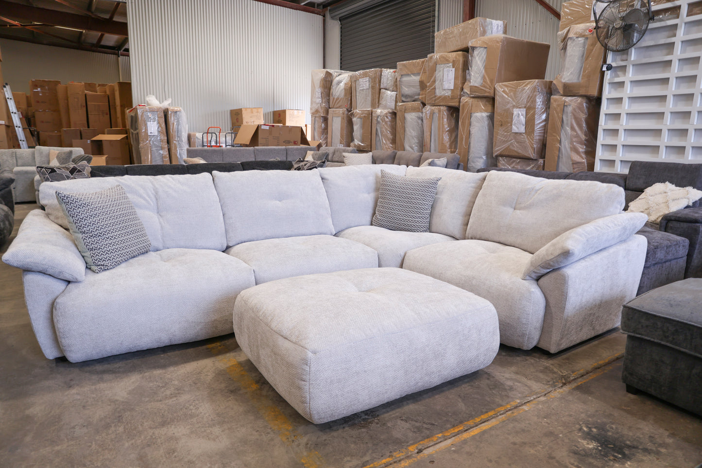 Brosa Cloud with Ottoman