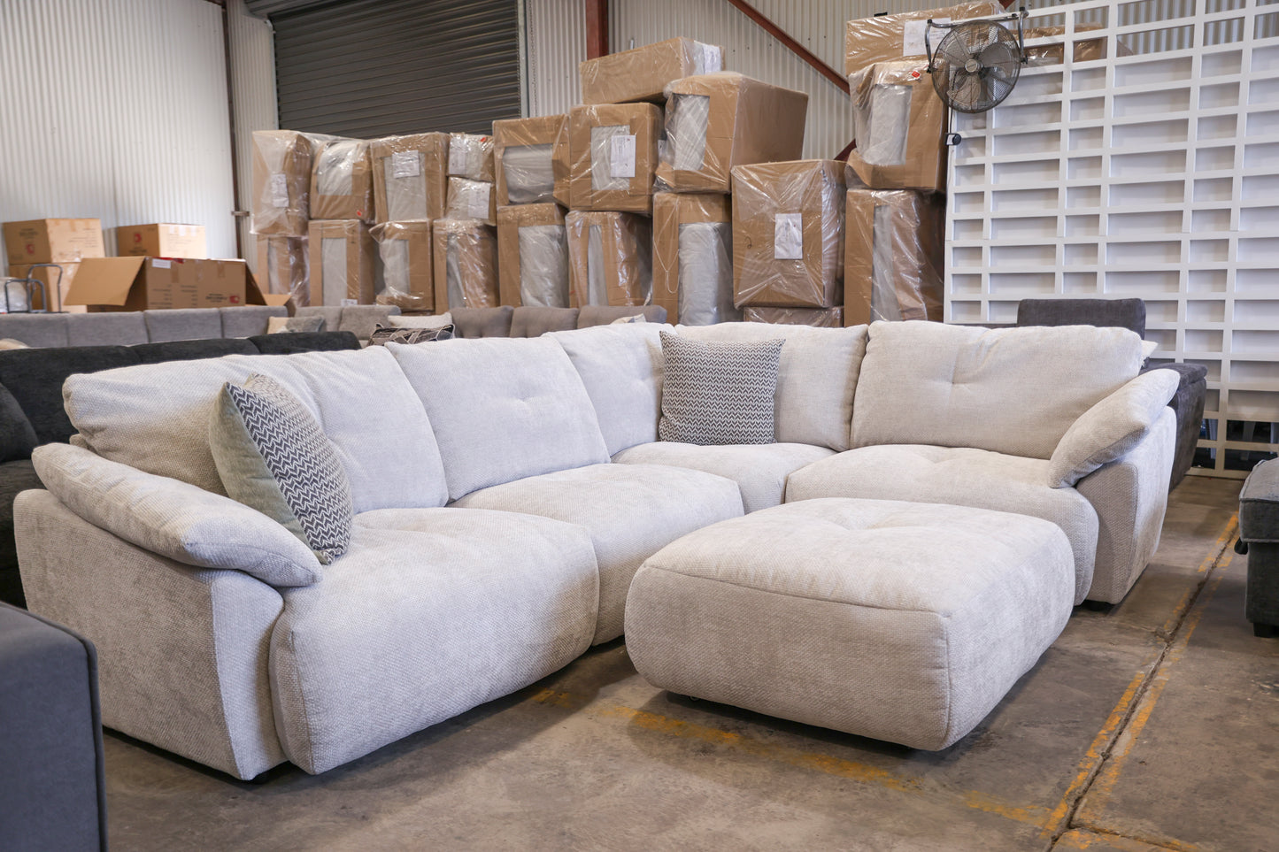 Brosa Cloud with Ottoman
