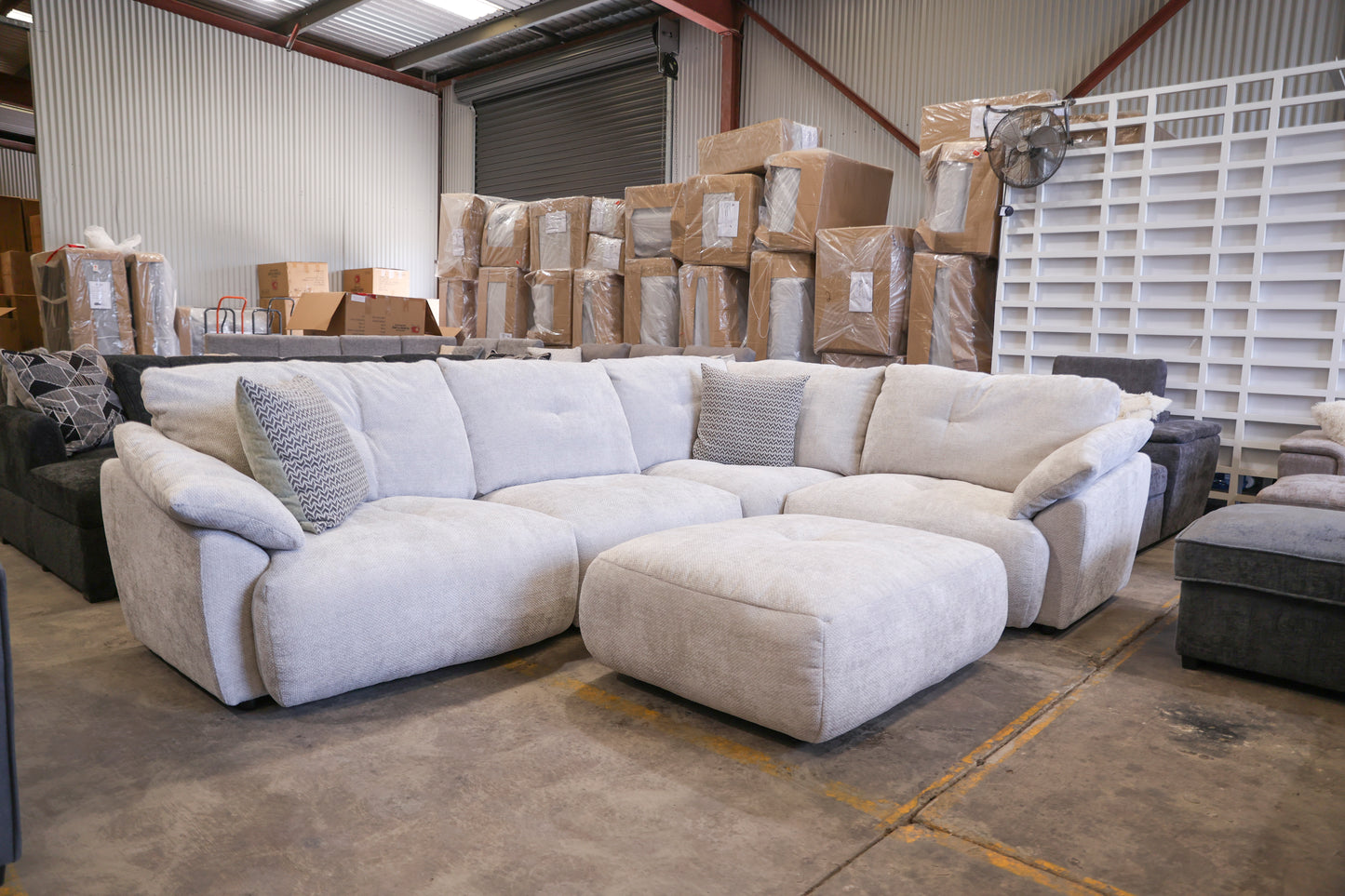 Brosa Cloud with Ottoman